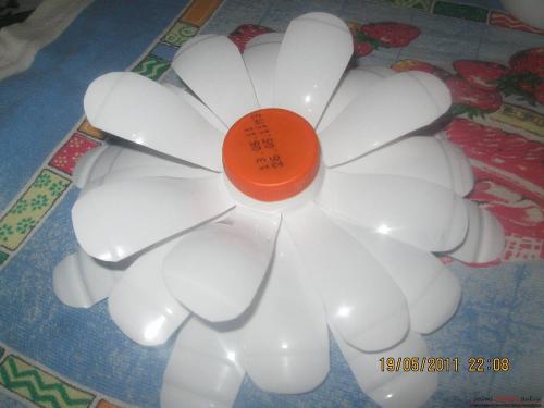 Ландыши из пластиковых бутылок. Инструкция изготовления: 04