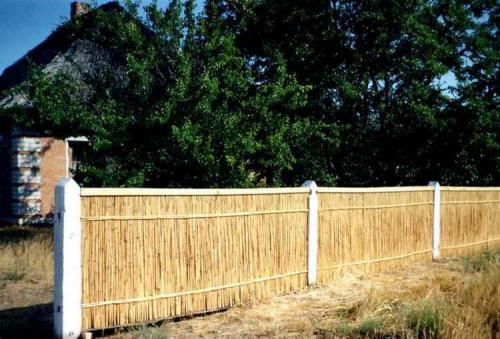 Плетеные ограждения для клумб. Выбираем материалы