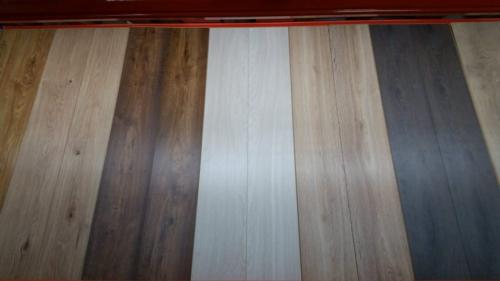 Лоджии отделка интересные идеи.  Универсальный обшивочный материал – вагонка