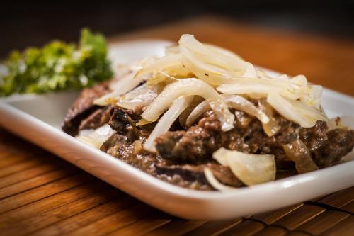 Как приготовить печень говяжью на сковороде, чтобы она была мягкой и вкусной?