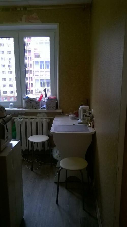 Кухня 5 кв м с холодильником. Кухня 5 кв.м с колонкой, холодильником и духовкой: как всё это уместить? Несколько проектов на обсуждение