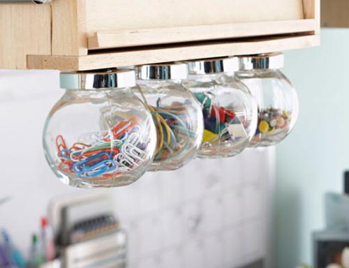 Системы хранения под мойкой. 	На маленькой кухне необходимо задействовать нестандартные места хранения