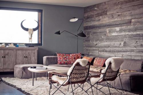 Сочетание дерева и камня в интерьере. Деревянные элементы в интерьере – эстетично и доступно