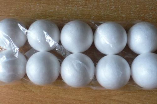 Новогодние шары из пластиковых бутылок. Делаем красивые шары