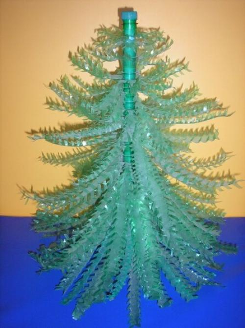 Новогодние поделки из пластиковых бутылок. Новогодние елочки из пластиковых бутылок
