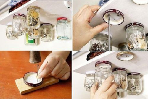 Системы хранения под мойкой. 	На маленькой кухне необходимо задействовать нестандартные места хранения