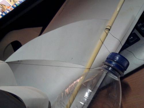 Как сделать лодку из бутылок. Небольшая лодка из пластиковых бутылок 04