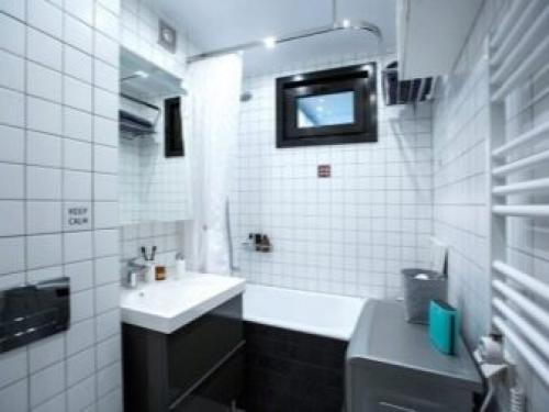 Окно между кухней и ванной для чего. Окно между кухней и ванной – причины появления 08