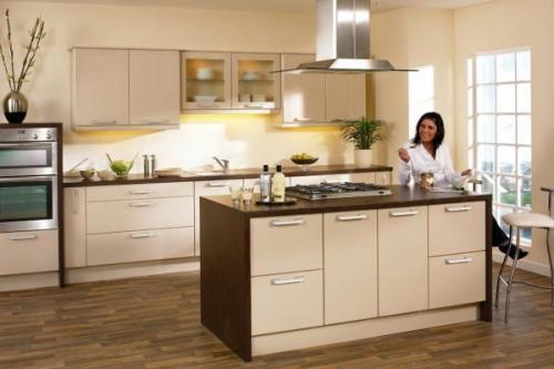 Цвет крем брюле в интерьере. Бежевый цвет в интерьере кухни – советы и фото