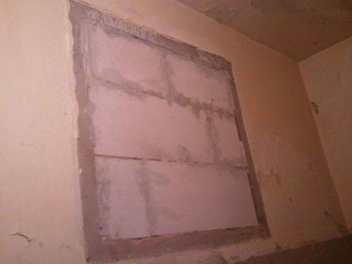 Окно между кухней и ванной в сталинке. Окно между кухней и ванной в хрущевках. Зачем оно нужно и как заделать?