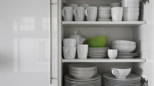 Хранение тарелок на кухне. Где хранить повседневные тарелки? Есть 4 варианта