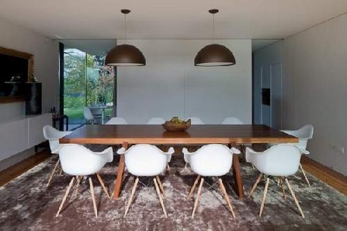 Стулья Eames в интерьере. Чем отличается стул Eames от подобных пластиковых моделей