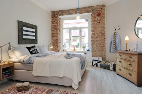 Дизайн спальни с белой кирпичной стеной. Кирпичная стена в спальне: созвучие и контраст