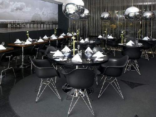 Стулья Eames в интерьере. Чем отличается стул Eames от подобных пластиковых моделей