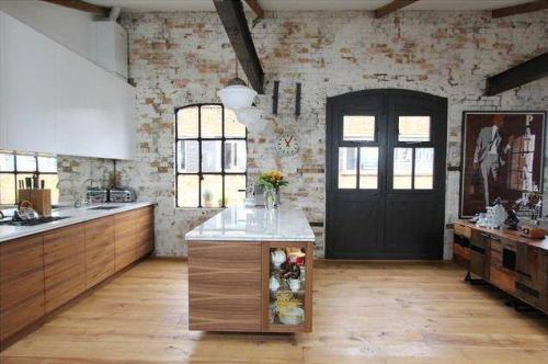 Белые кирпичные стены в интерьере.  Чем привлекательна стена из белого кирпича? 04