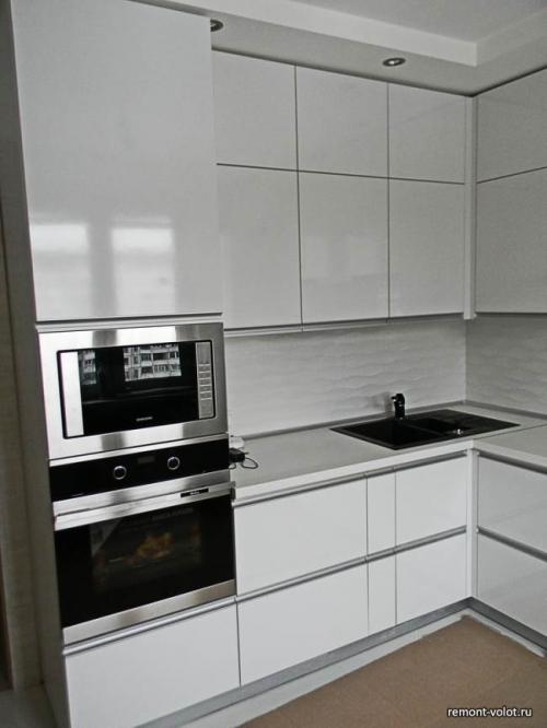Кухня мдф белый глянец. Белая глянцевая кухня 8,3 кв.м за 6200$ (10 фото после монтажа)