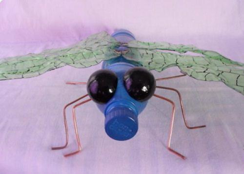 Стрекоза из пластиковых бутылок. Вариан.  Садовая фигурка