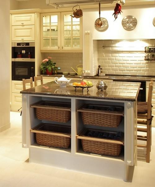 Полки выдвижные для кухни. Как обустроить кухню выдвижными системами