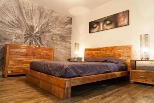 Обои в маленькую узкую спальню. Виды обоев для спальни