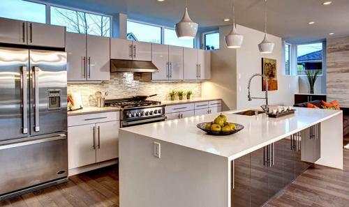 Дизайн кухни-гостинной в загородном доме. Преимущества объединенного пространства