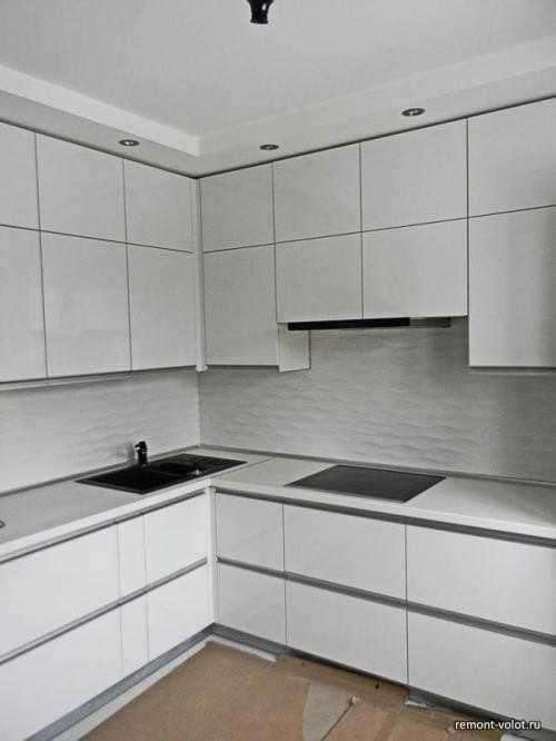 Кухня мдф белый глянец. Белая глянцевая кухня 8,3 кв.м за 6200$ (10 фото после монтажа)