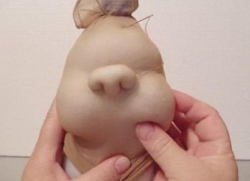 Кукла своими руками из пластиковых бутылок. Кукла из пластиковой бутылки своими руками: подробный мастер-класс с фото 21 Кукла своими руками из пластиковых бутылок. Кукла из пластиковой бутылки своими руками: подробный мастер-класс с фото 21