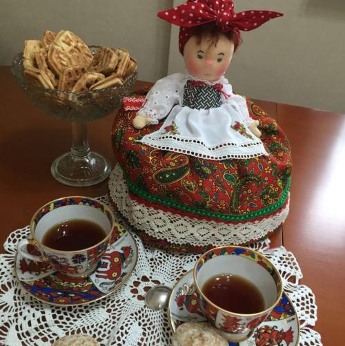Кукла на чайник из пластиковой бутылки. История традиции использования бабы на чайник