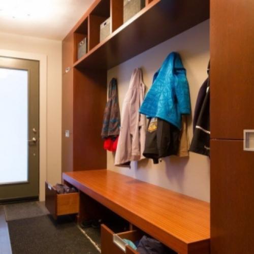 Как сделать прихожую из старого шкафа. Как обновить старый шкаф? 08