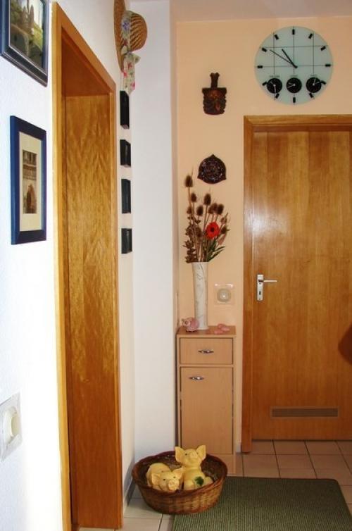 Как сделать прихожую из старого шкафа. Как обновить старый шкаф? 10