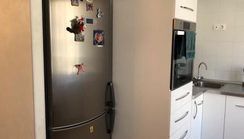 Куда поставить микроволновку на кухне в хрущевке. Куда поставить посудомойку в хрущевке? Пример, как это сделала владелица кухни 5 кв. м