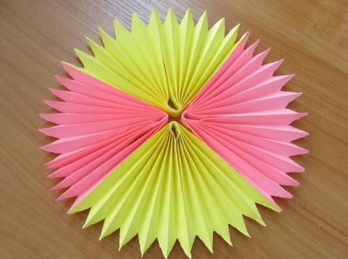 Поделки к дню матери своими руками из салфеток. Поделка на День матери для детского сада из салфеток, гофрированной бумаги или картона (шаблоны прилагаются)