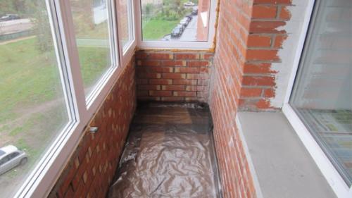Как утеплить балкон в панельном доме. Обшивка полового покрытия и стен