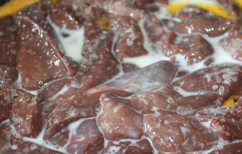 В чем вымачивать печень кроме молока. Сколько времени вымачивать печень в молоке?