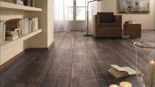 Какой плинтус выбрать для пола. Как выбрать плинтус: к чему подбирать