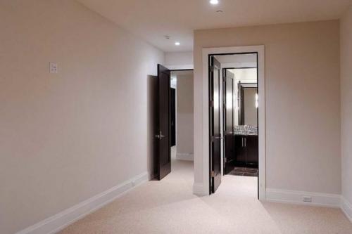 Какой плинтус выбрать для пола. Как выбрать плинтус: к чему подбирать