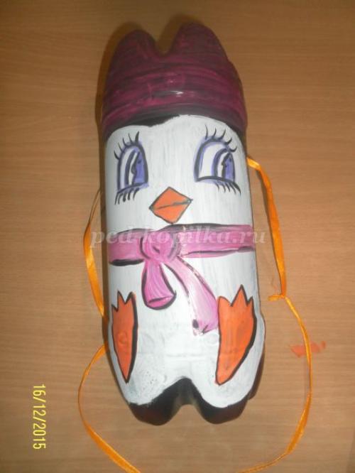 Пингвины своими руками из пластиковых бутылок. Зимние поделки из пластиковых бутылок. Пингвины 27