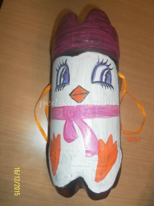 Пингвины своими руками из пластиковых бутылок. Зимние поделки из пластиковых бутылок. Пингвины 17