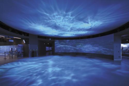 Оригинальные идеи натяжных потолков для интерьера 07