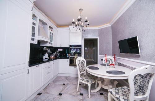 Обои моющие на кухню. Виды моющихся обоев для кухни 22