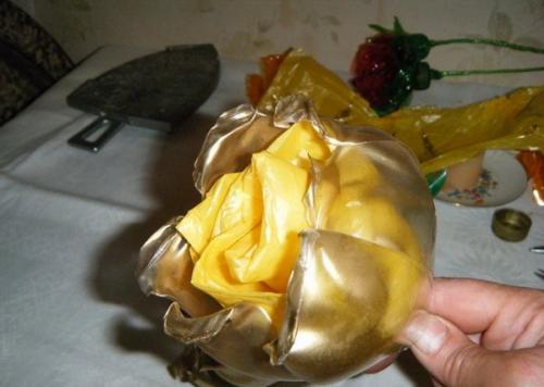 Роза из пластиковых бутылок своими руками пошагово для начинающих. Изящные розы из пластиковых бутылок