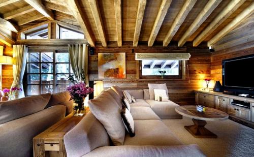 Интерьер внутри деревянный дом. Дизайн интерьера деревянного дома и примеры 07