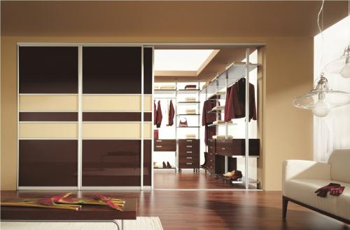 Шкаф купе во всю стену внутри. Особенности конструкции встроенного шкафа-купе в спальне