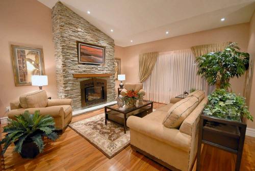 Сочетание розового и бежевого. С какими цветами сочетается бежевый? 35