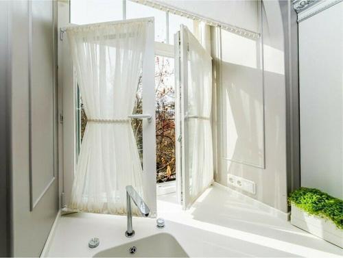 Карниз кафе своими руками. Карнизы-кафе: идеи для интерьера