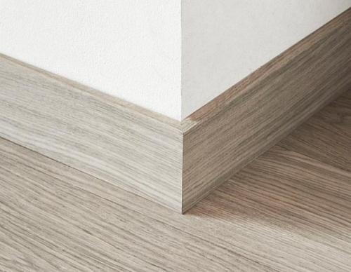 Как подобрать плинтус к двери. Как выбрать цвет плинтуса: получить гармоничный интерьер