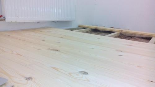 Палубный пол в квартире. Деревянный пол в квартире? Вы серьезно (бюджетное решение, которое выглядит дорого)