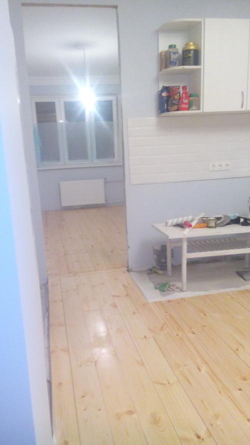 Палубный пол в квартире. Деревянный пол в квартире? Вы серьезно (бюджетное решение, которое выглядит дорого)