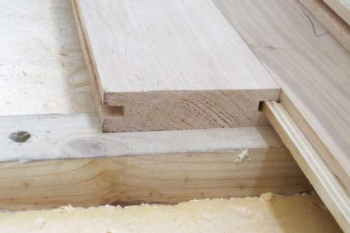 Пол в квартире из доски. Доски