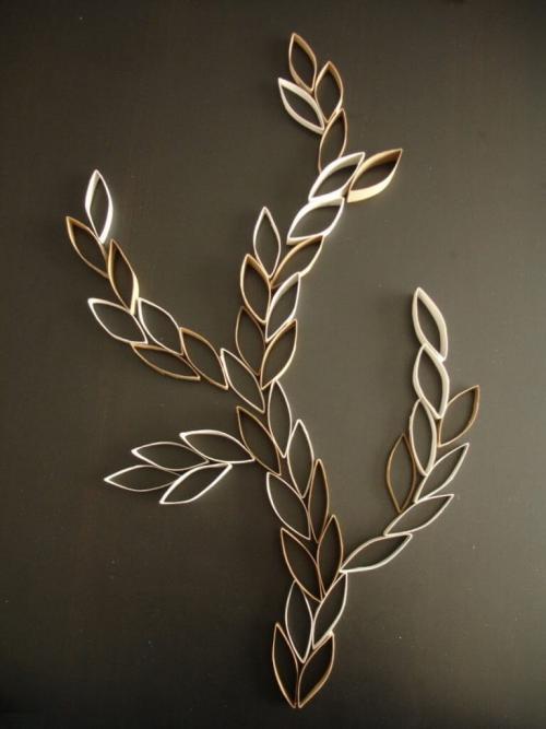 Рисунок на стене в гостинной. Декор стен подручными материалами