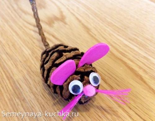 Поделка из природного материала своими руками. ЧЕШУЙКИ от шишек.